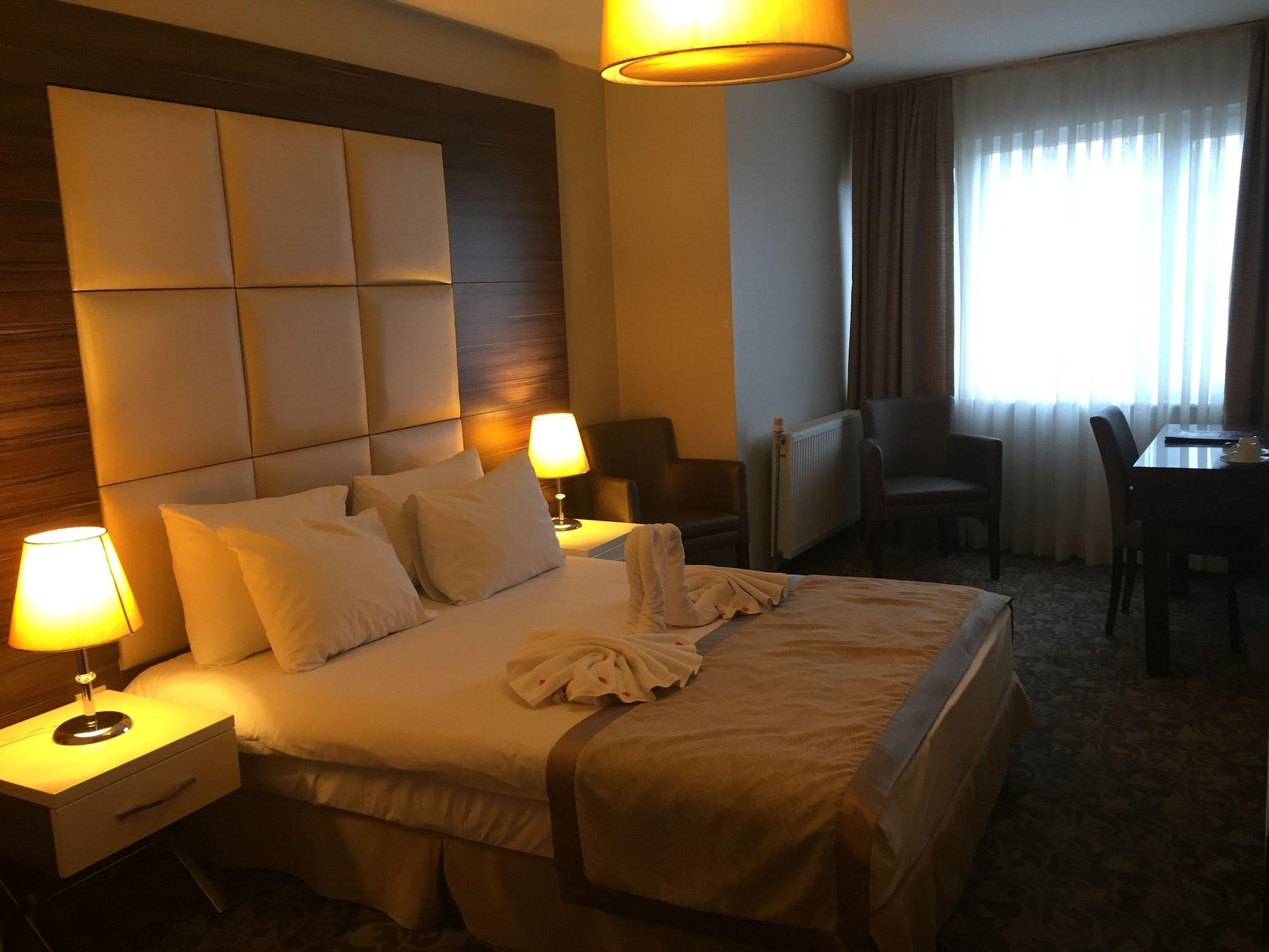 איסטמבול Derpa Hotel מראה חיצוני תמונה
