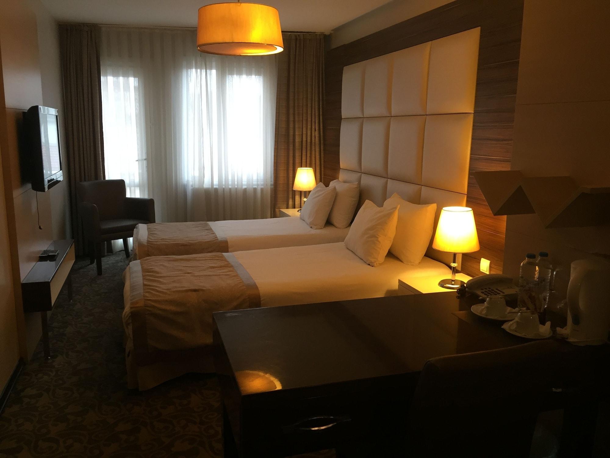 איסטמבול Derpa Hotel מראה חיצוני תמונה